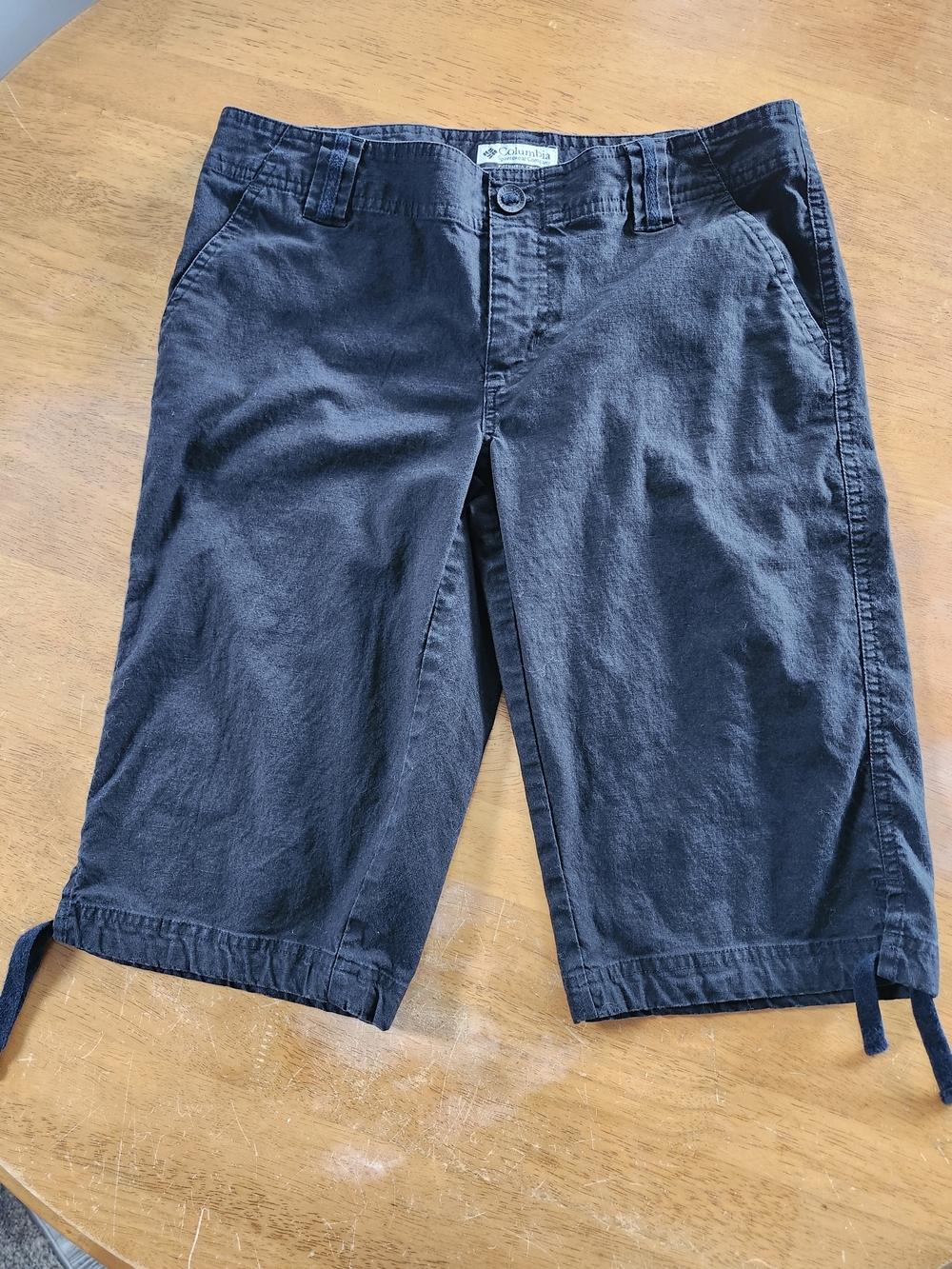 Columbia Long Shorts | Women's Size 6 | Black | Cotton Blend 🖤
